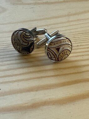 Mens Silver Tone Round Cufflinks With Abstract Patterned Fabric Insets